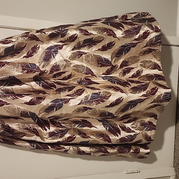 Morgan & Co. Cream and Purple Leaf Print Dress - Picture 2 of 5